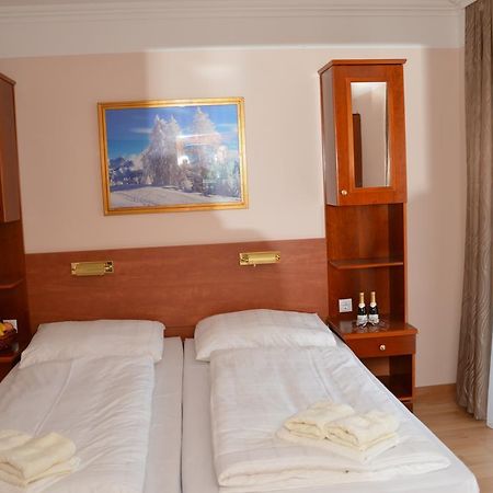 Private Room Pyrkerstrasse Bad Hofgastein Ruang foto