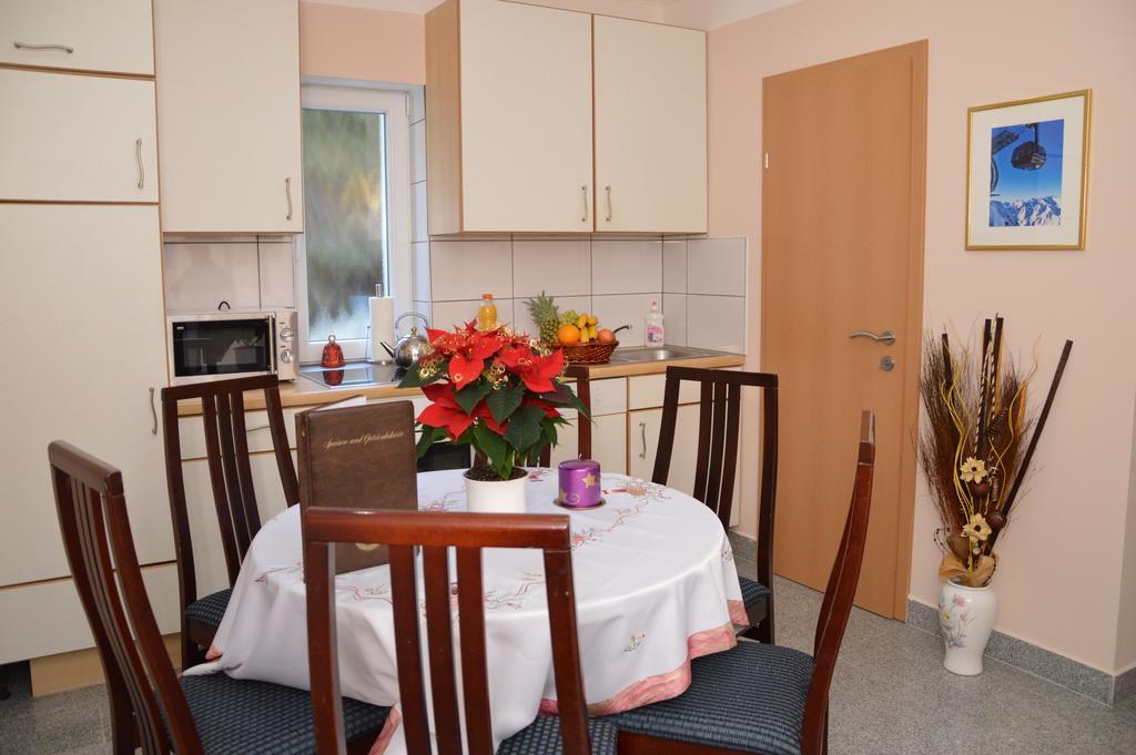 Private Room Pyrkerstrasse Bad Hofgastein Ruang foto